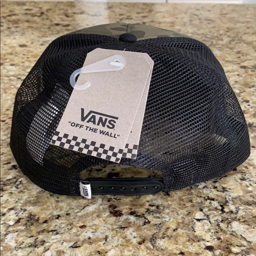 NWT Vans Camo Trucker Hat - Picture 3 of 6